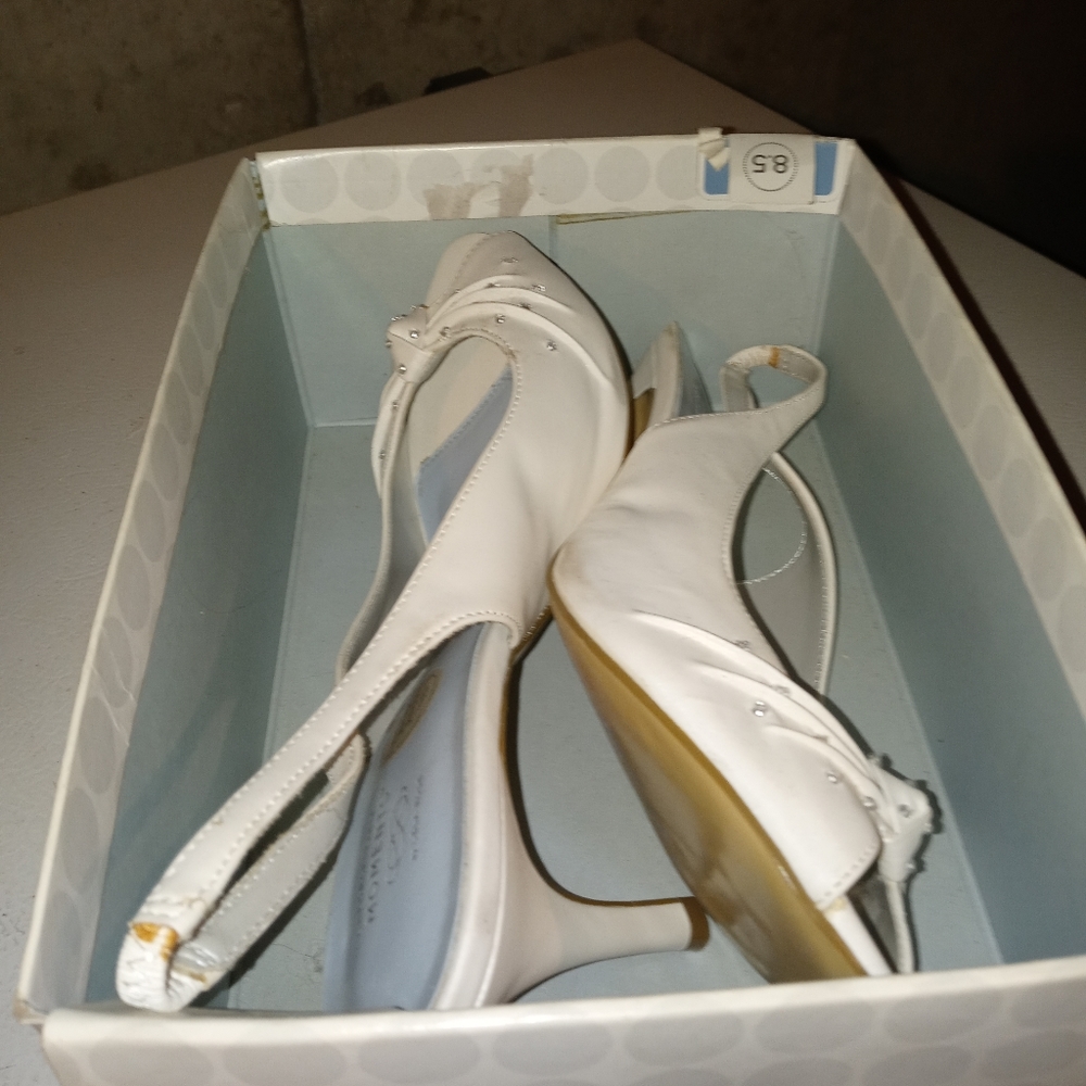 Dress shoes